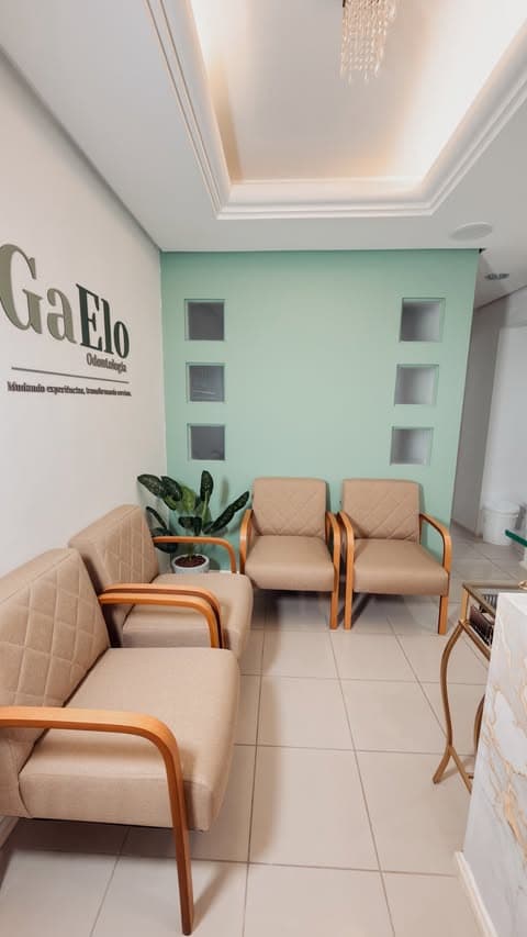Recepção GaElo com cadeiras beges